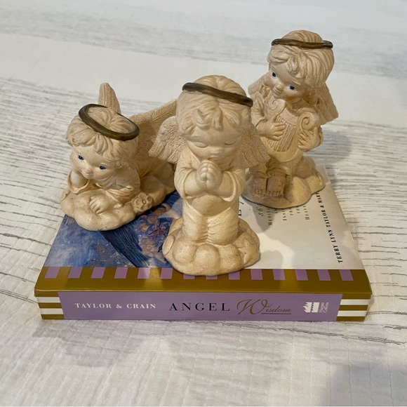 SELLING ALL 3 ANGELS STATUES & BOOK - Picture 2 of 12